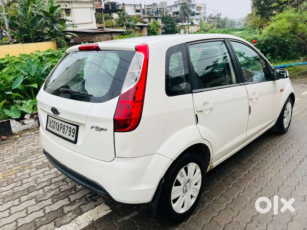 Ford Figo 2010-2012 Petrol Titanium, 2010, Petrol