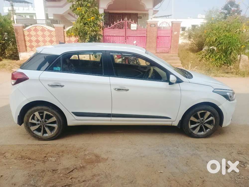 Top Model. Alloy Wheels, 4air Bags, Button Start