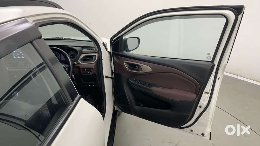 Maruti Suzuki Fronx Delta Plus 1.2l Ags, 2024, Petrol