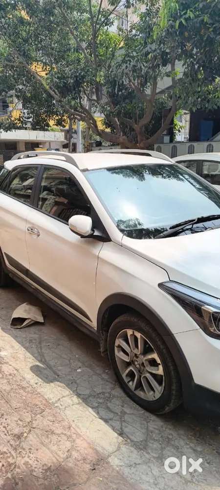 High End Version Hundai I20 Active, Well Maintained, Zero Complaints