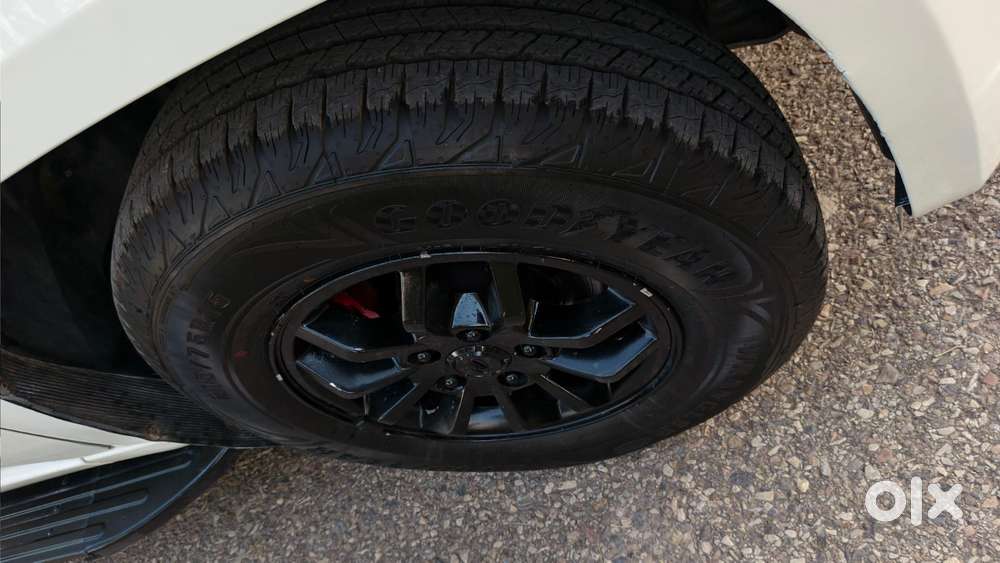 Mahindra Tuv 300 T8 Amt (automatic), 2016, Diesel