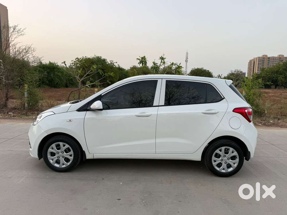 Hyundai Grand I10 1.2 Crdi Sportz Option, 2016, Petrol