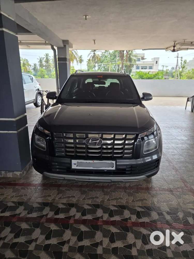 Hyundai Venue 2023 Diesel 61000 Km Driven