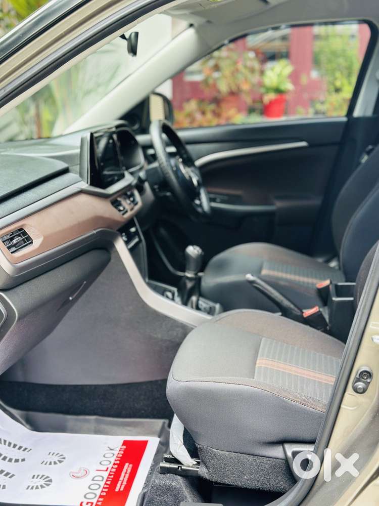 Maruti Suzuki Brezza 1.5 Zxi Smart Hybrid, 2024, Petrol