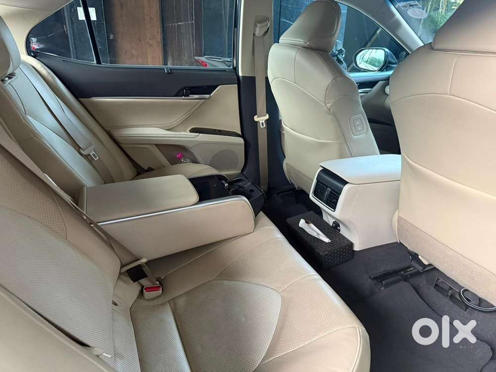 Toyota Camry Hybrid 2023  Extended Warranty  30,000 Km  22 Km/l