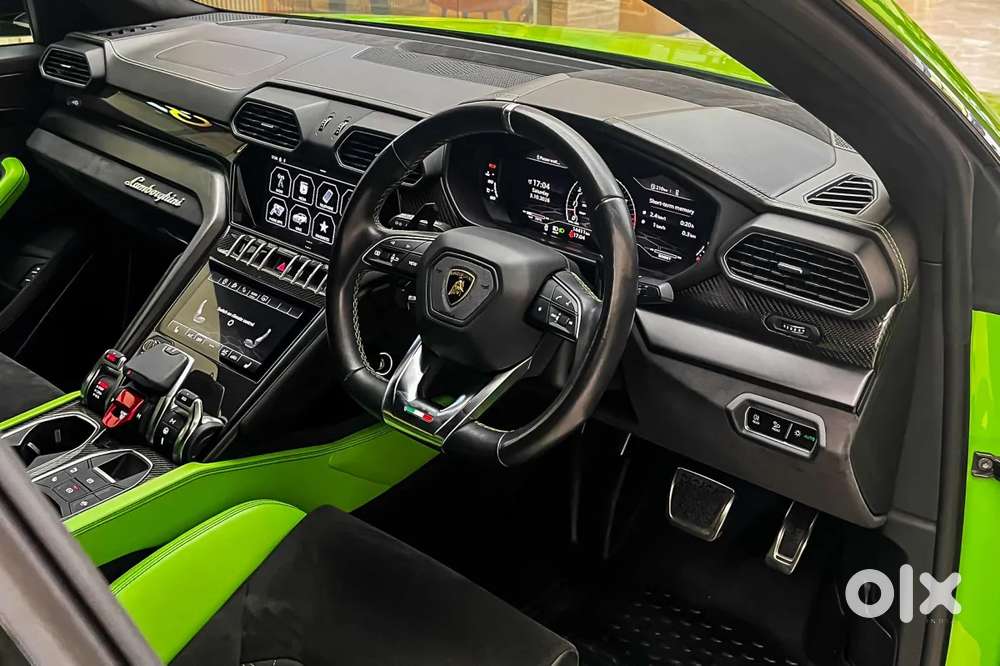 Lamborghini Urus, 2022, Petrol