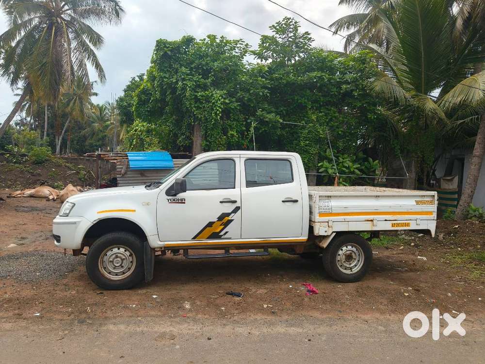 2022 Tata Xenon Crew