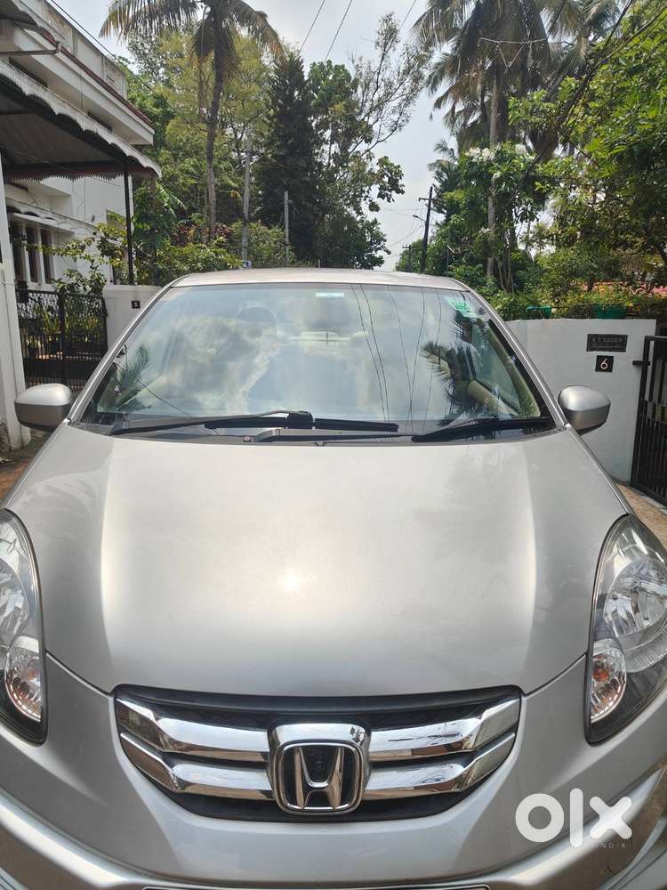 Honda Amaze 2014 Variant, Single Owner - Brokers Excuse