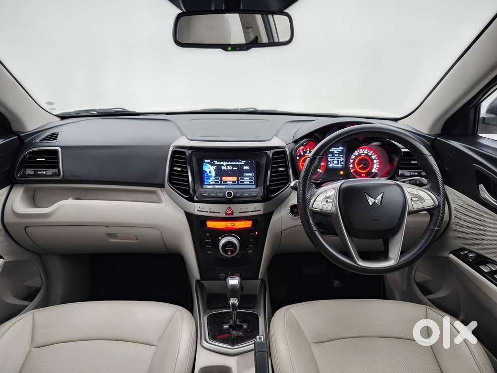 Mahindra Xuv300 1.2 W8 (o) Amt Petrol, 2023, Petrol