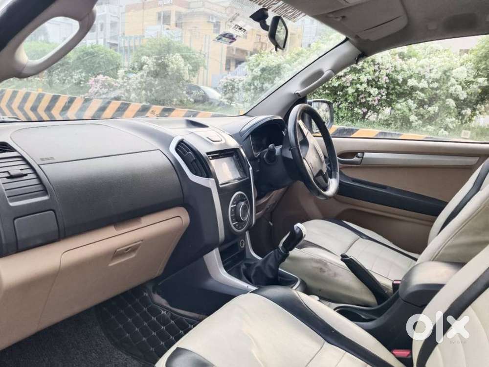 Isuzu V-cross Z 4x4 Mt, 2017, Diesel