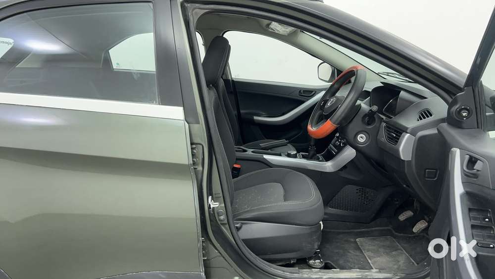 Tata Nexon 1.2 Revotron Xm, 2023, Petrol