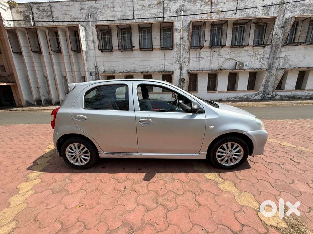 Toyota Etios Liva 2011 Petrol Well Maintained