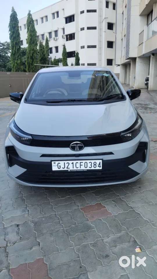 Tata Altroz, 2025, Cng & Hybrids