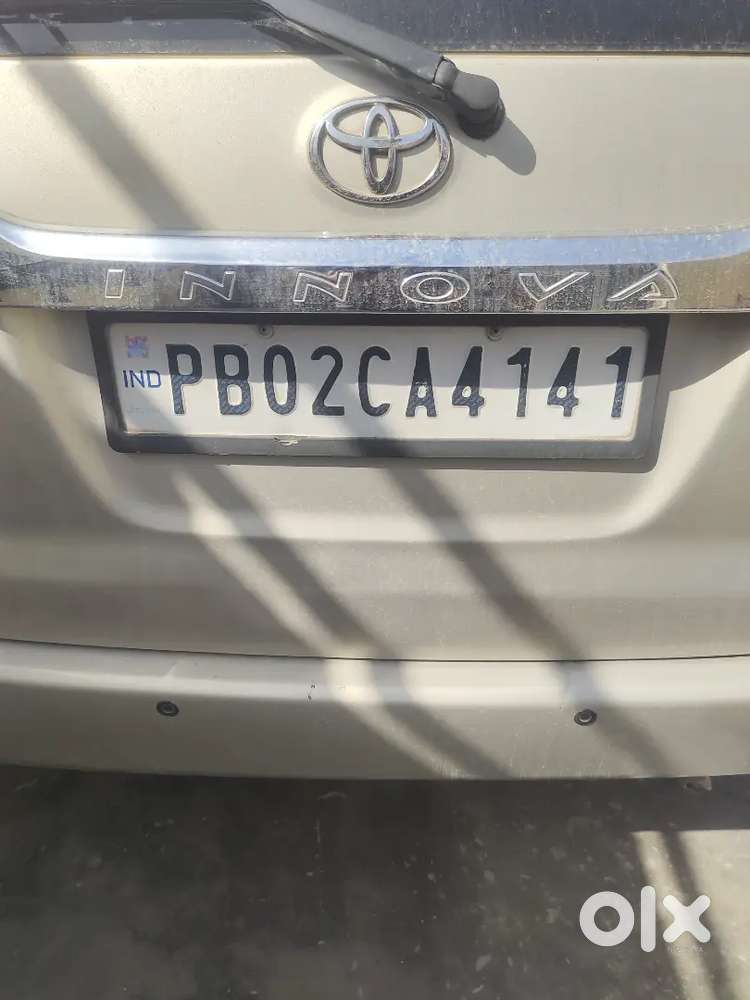 Toyota Innova 2015