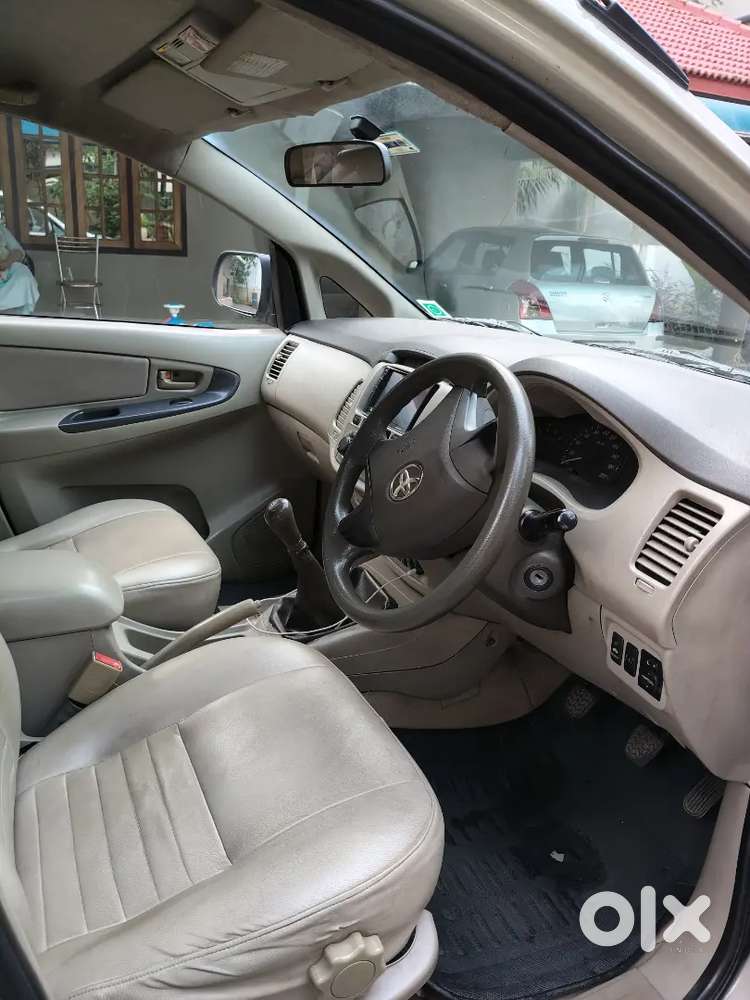 Toyota Innova Deasel 2012