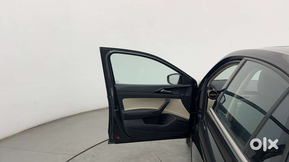 Skoda Slavia Style 1.0l Tsi Mt, 2022, Petrol