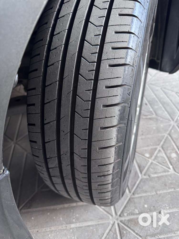 •	Toyota Crysta Gx 8-seater – Immaculate Condition  Single Owner