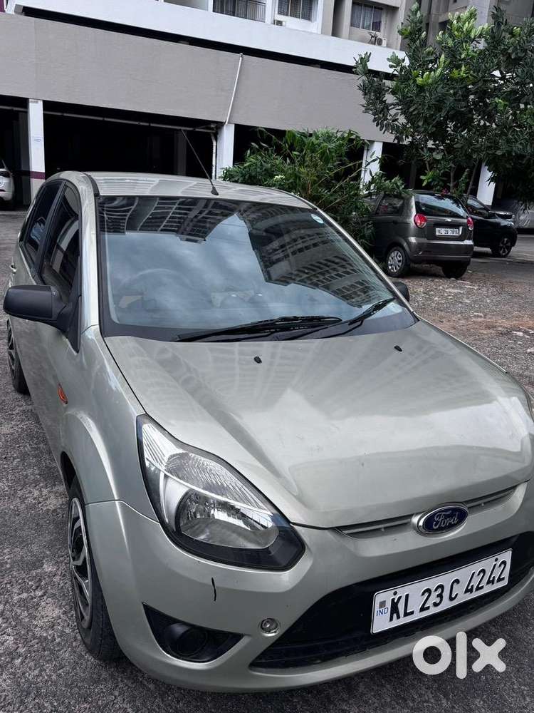 Ford Figo 2010 Petrol 140000 Km Driven
