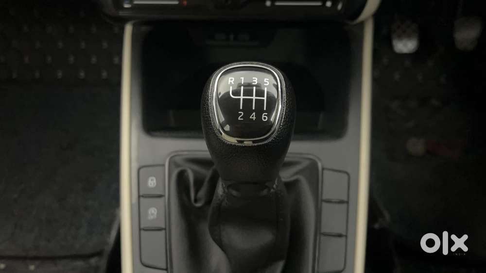 Skoda Slavia Ambition 1.0l Tsi Mt, 2023, Petrol