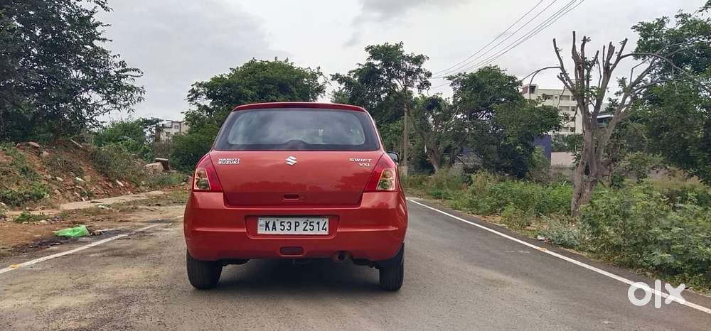 Maruti Suzuki Swift Lxi Bsiv, 2010, Petrol