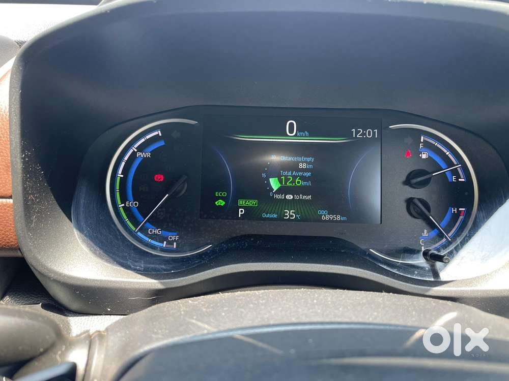 2024 Toyota Innova Hycross Petrol