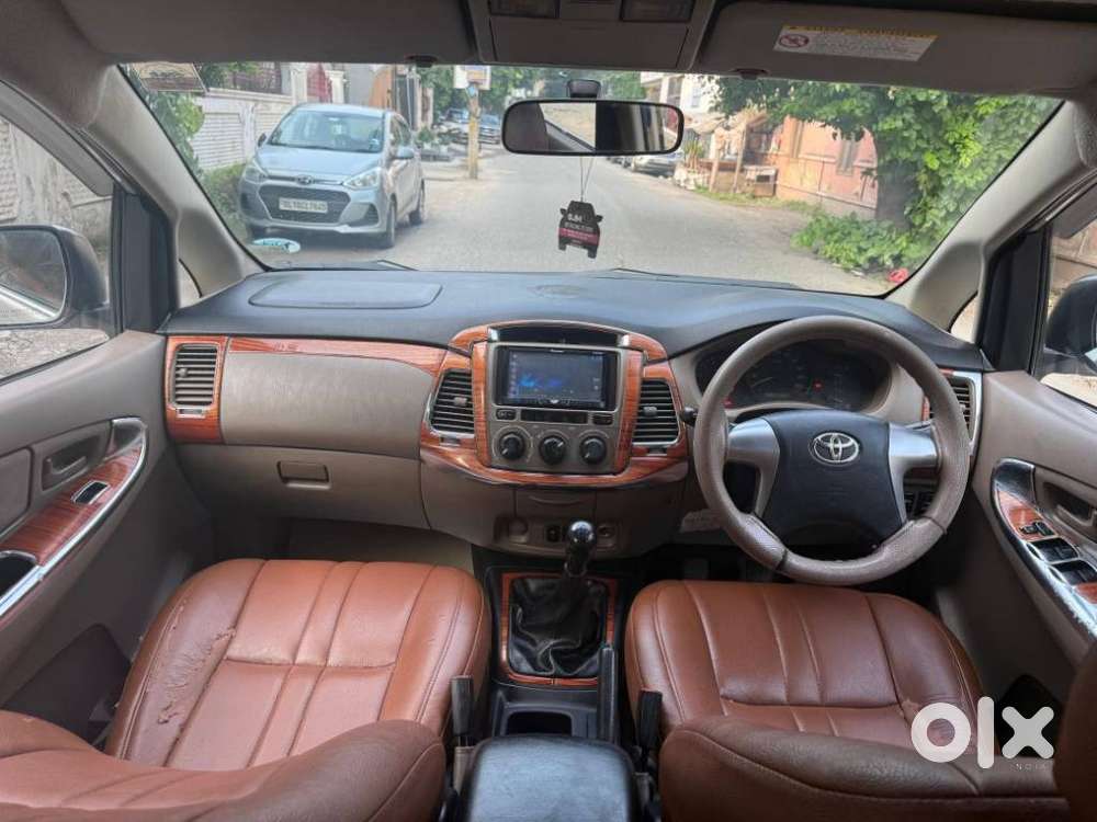 Toyota Innova 2.5 G (diesel) 8 Seater, 2015, Diesel