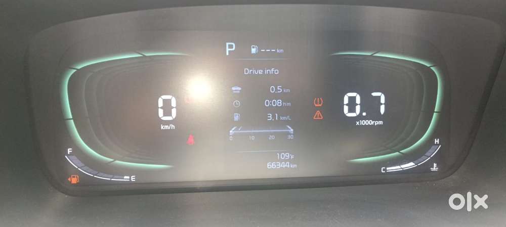 Kia Carens Luxury (o)1.5 Diesel At 7 Str, 2022, Diesel