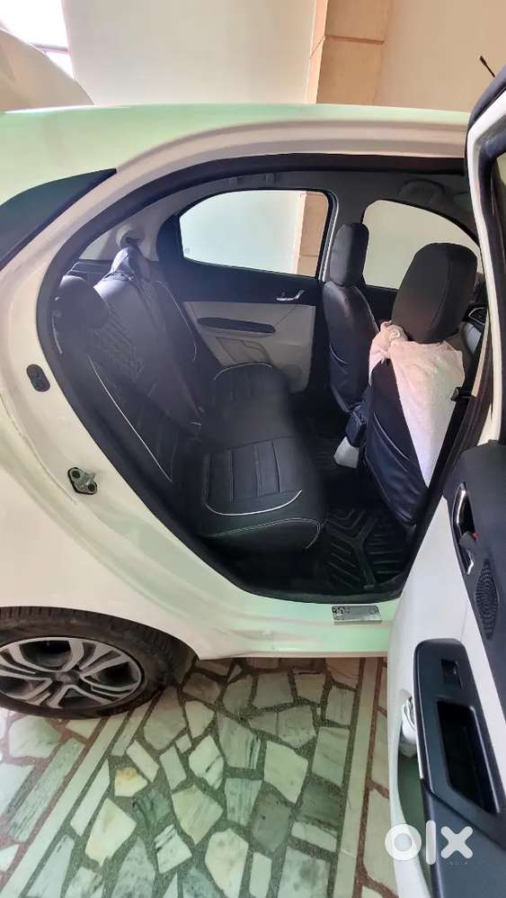 Tata Tiago [automatic] Cng + Petrol