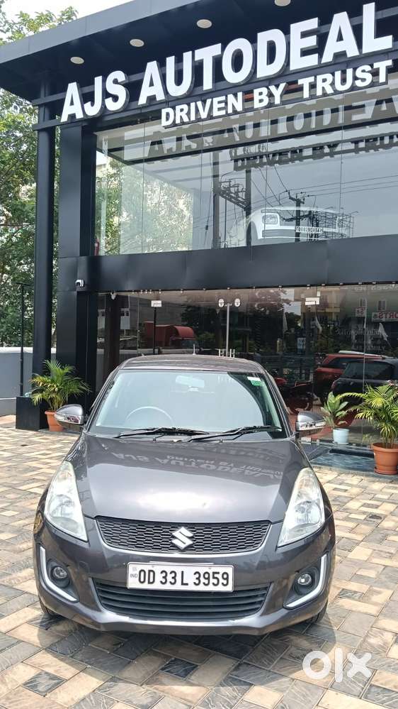 Maruti Suzuki Swift Vxi + Manual, 2017, Petrol