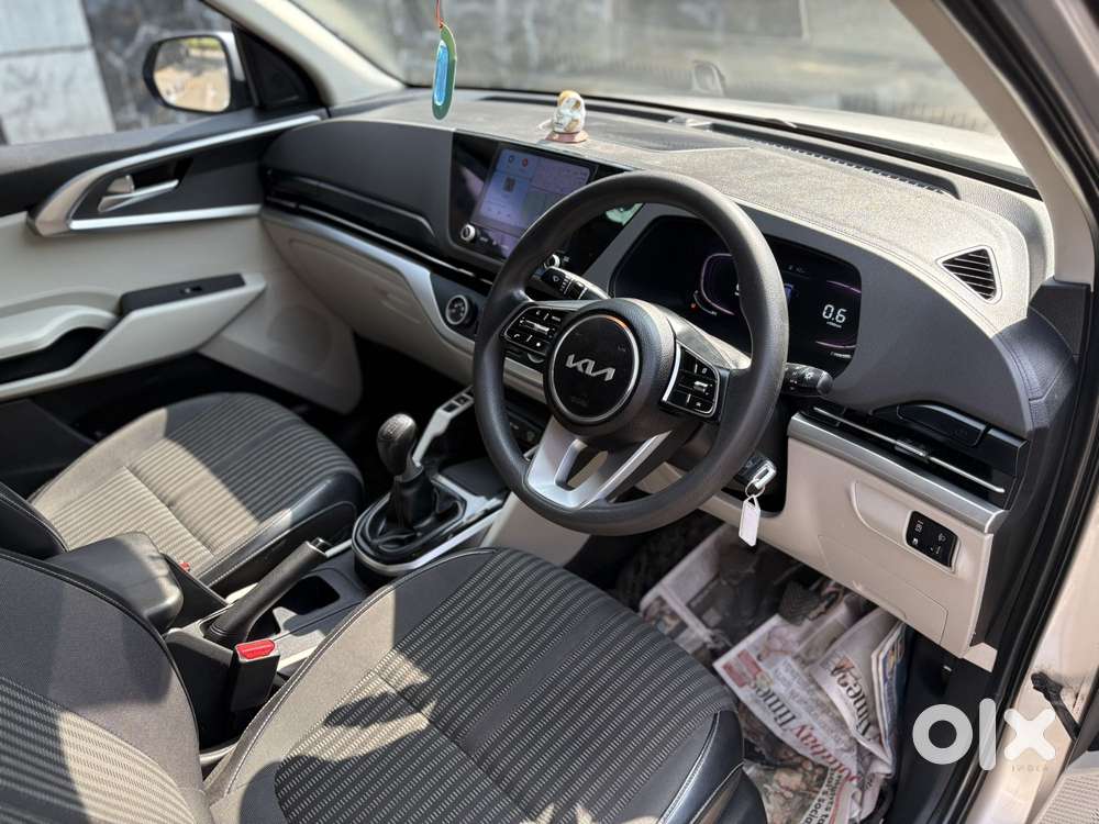 Kia Carens 1.4 Prestige 7 Str, 2023, Petrol