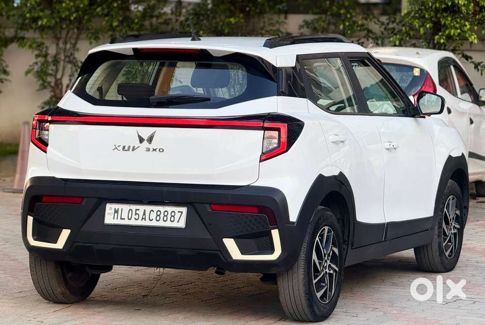 Mahindra Xuv 3xo Ax5 Pm Mt, 2024, Petrol