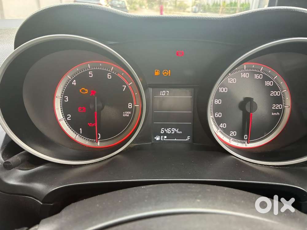 Maruti Suzuki Swift Vxi + Manual, 2019, Petrol