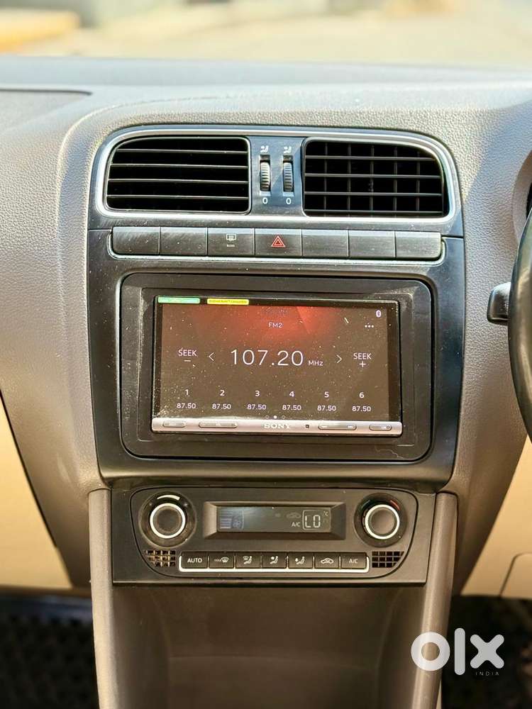 Volkswagen Vento 2010-2013 Petrol Highline, 2011, Petrol