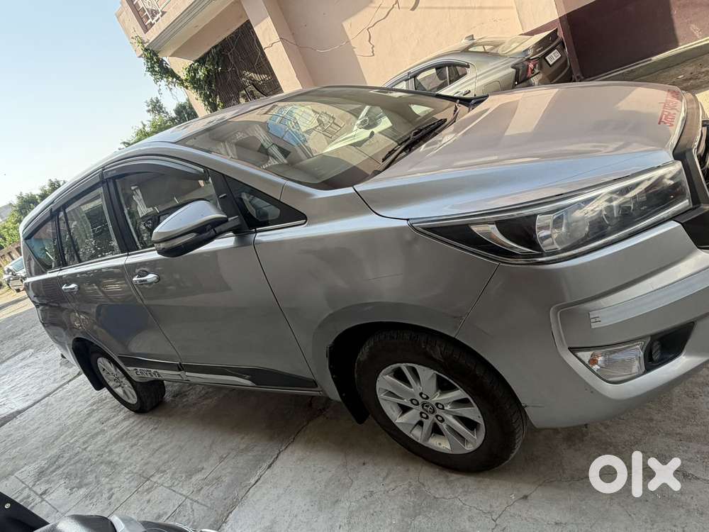 Toyota Innova Crysta 2.4 V 8 Str, 2016, Diesel