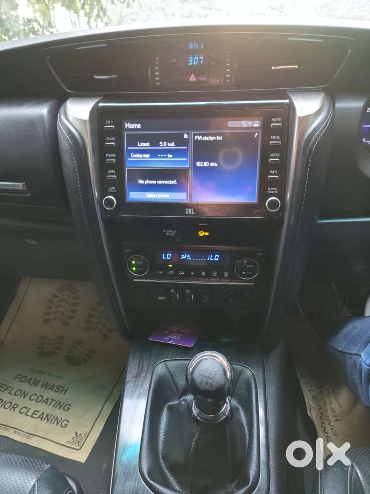 Toyota Fortuner 2.8 Legender 4x4, 2022, Diesel