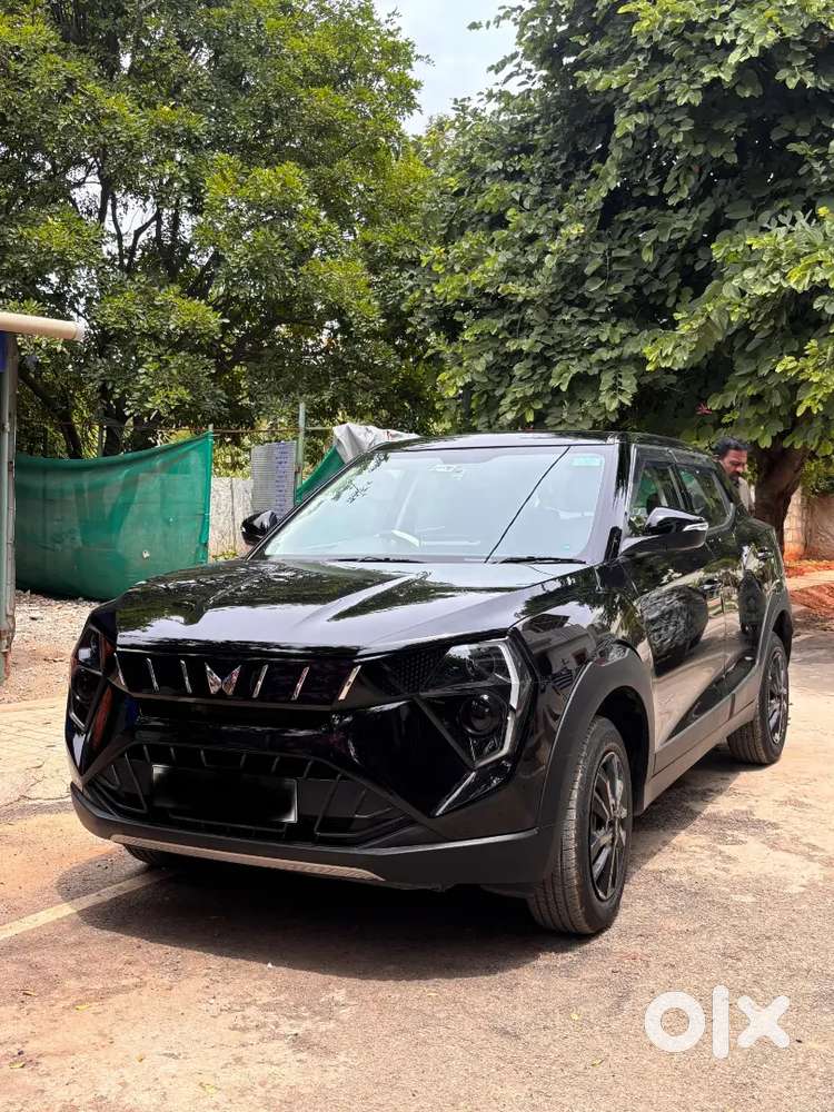 Mahindra Xuv 3xo 2025 Petrol 5500 Km Driven