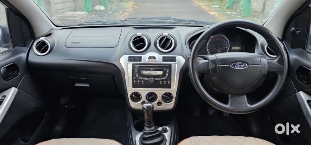 Ford Figo Petrol Titanium, 2011, Petrol