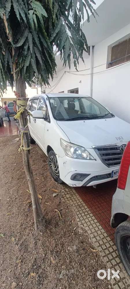 Toyota Innova 2015 Best Condition New Tyre