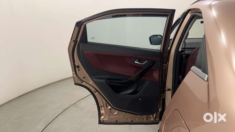 Tata Curvv S 1.2 Hyperion Gdi Petrol 7dca, 2025, Petrol