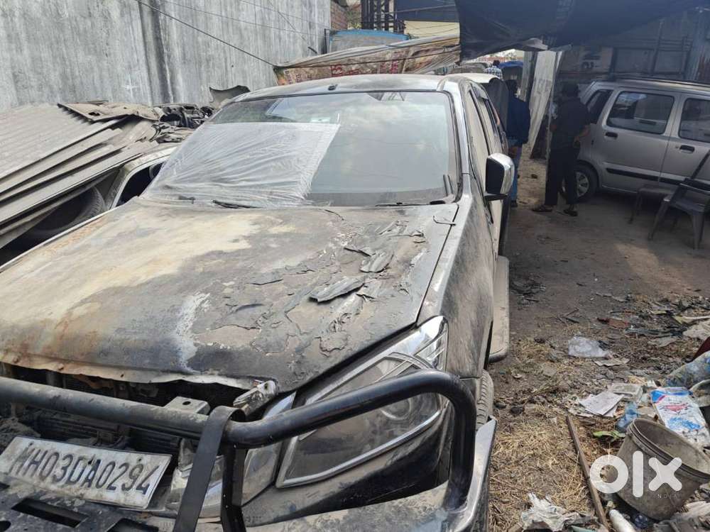 2018 Isuzu D-max V-cross 4x4 Diesel | Fire-damaged | Parts Available