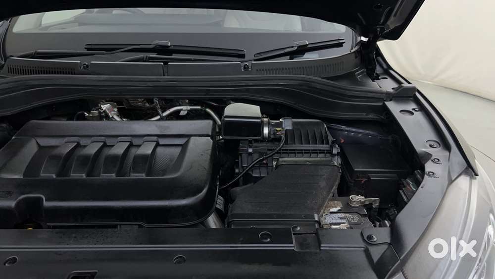 Mahindra Xuv700 2.2 Ax 7 Diesel At Luxury Pack Str, 2024, Diesel