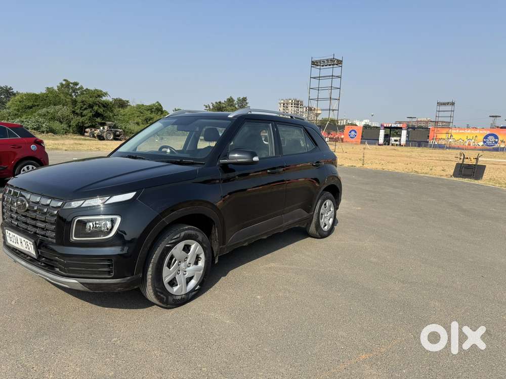 Hyundai Venue S (o) 1.2 Petrol Knight Edition, 2022, Petrol