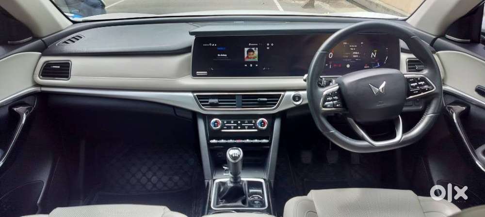 Mahindra Xuv700 2.2 Ax 7 Diesel Mt Luxury Pack Str, 2024, Diesel