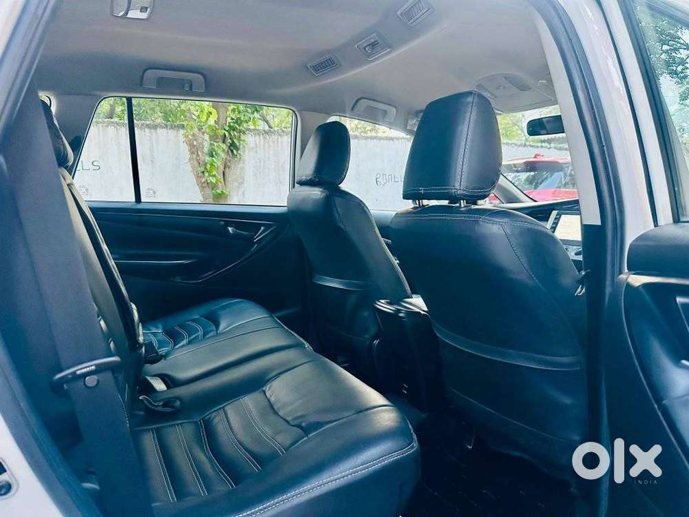 Toyota Innova Crysta 2.4 G Mt, 2022, Diesel