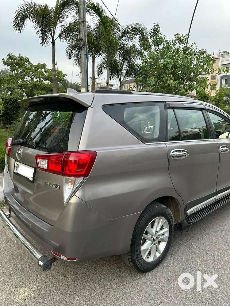 Toyota Innova Crysta 2017 Diesel Well Maintained