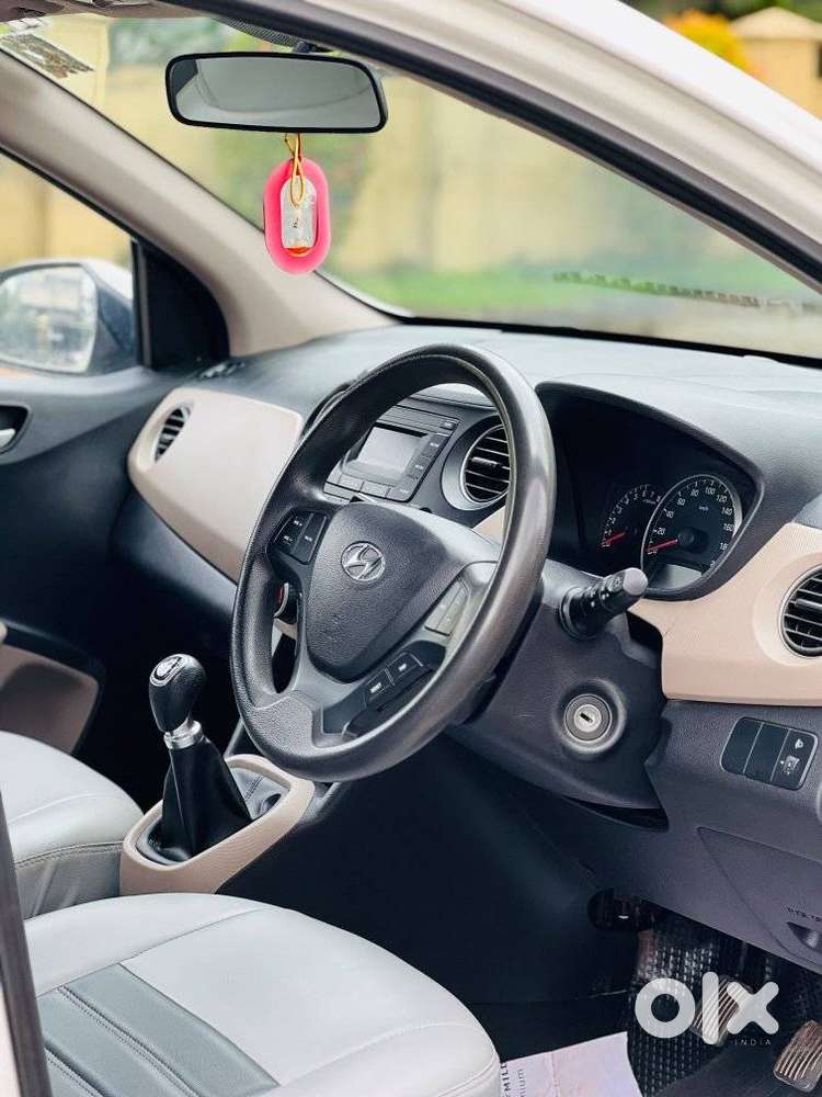 Hyundai Grand I10 Sportz, 2016, Petrol