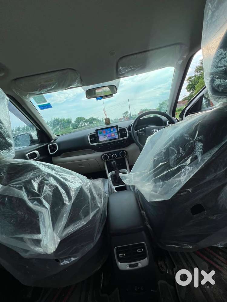 Hyundai Venue Petrol 2023