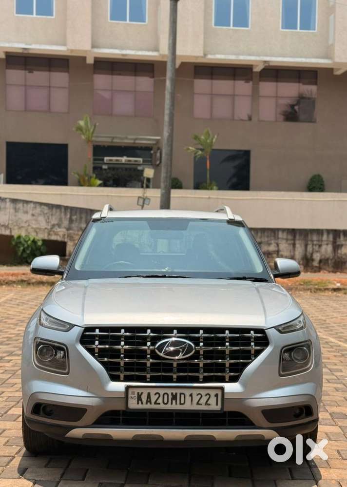 Hyundai Venue 2020 Diesel 124000 Km Driven