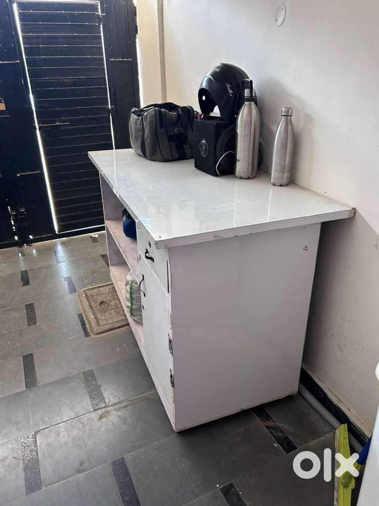 Hotel and shope counter