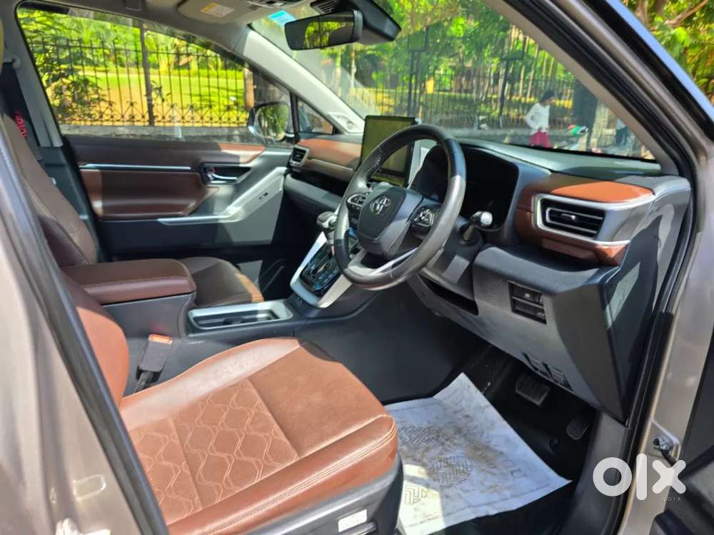 Toyota Innova Hycross 2.0 Zx (o) Hybrid 7 Str, 2024, Petrol
